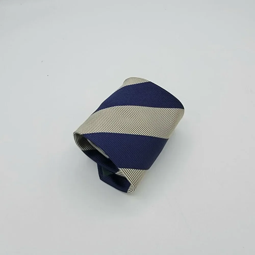 Tommy Hilfiger Men's Silk Necktie Navy Blue Silver Silk size 56 x 4